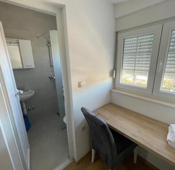 اتاق استاندارد سه تخته با بالکن, Pansion Turudić