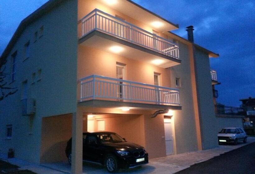 اتاق استاندارد سه تخته با بالکن, Pansion Turudić