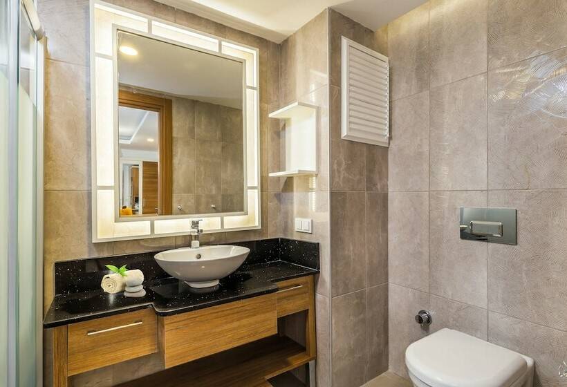 سوییت لوکس, Greenwood Suites Resort