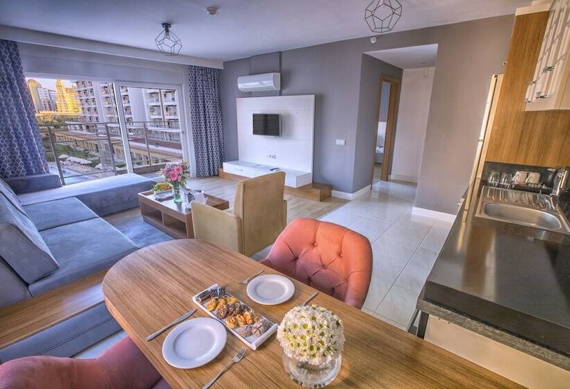 سوییت لوکس, Greenwood Suites Resort