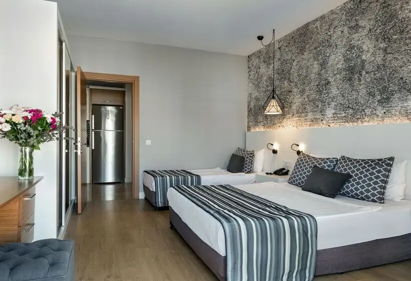 سوییت لوکس, Greenwood Suites Resort