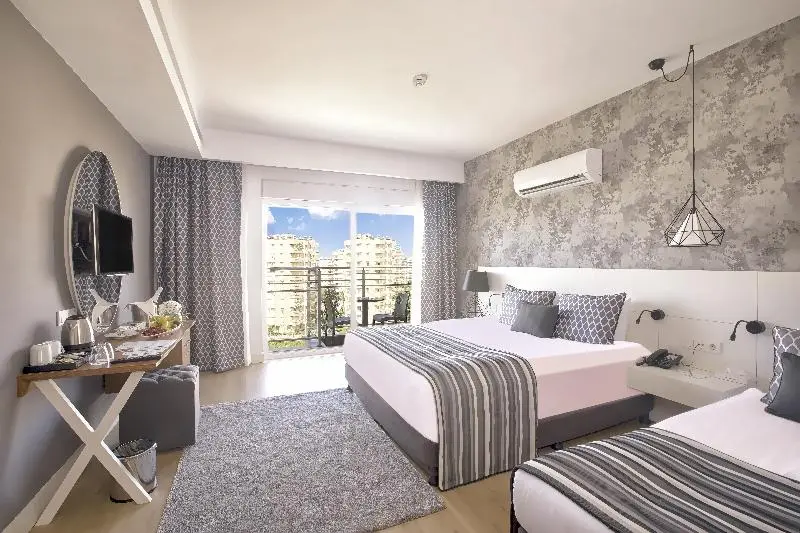 اتاق استاندارد, Greenwood Suites Resort