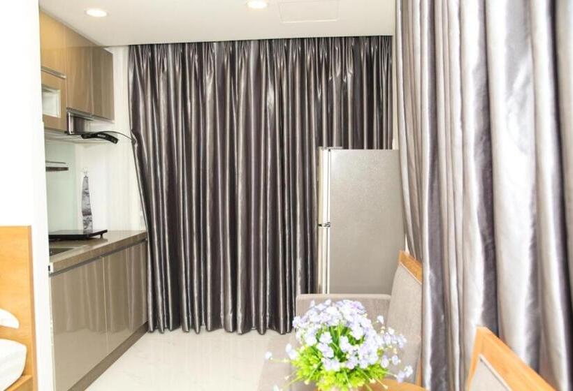 استودیوی لوکس, 60 Inn Saigon