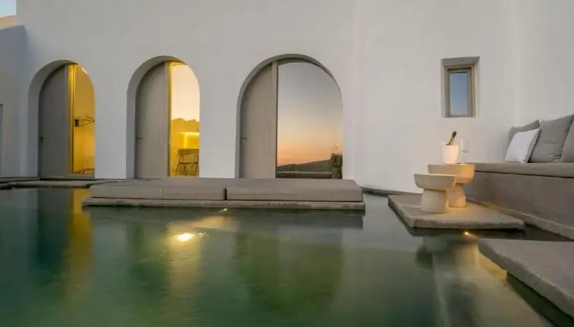 سوئیت با چشم‌انداز, Echoes Luxury Suites
