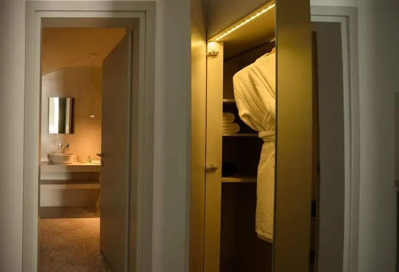 سوئیت با چشم‌انداز, Echoes Luxury Suites