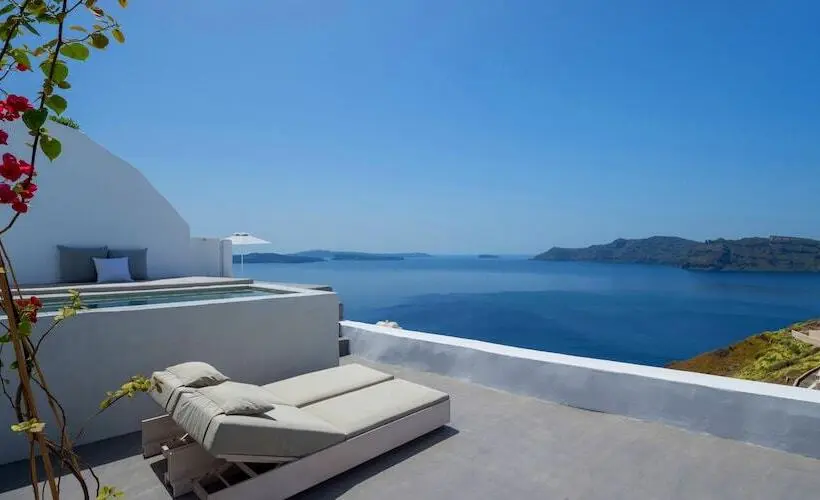 سوئیت با چشم‌انداز, Echoes Luxury Suites