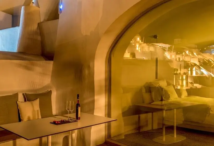 سوئیت با چشم‌انداز, Echoes Luxury Suites