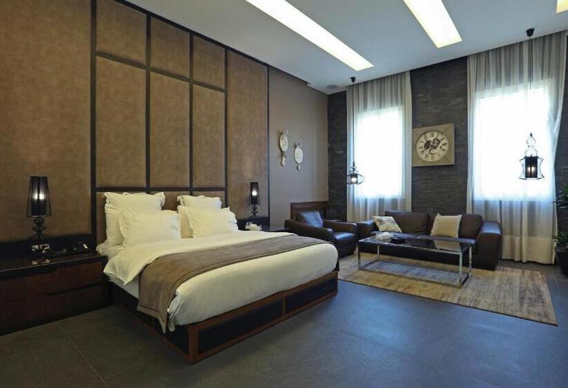 سوییت اجرایی, Luxor