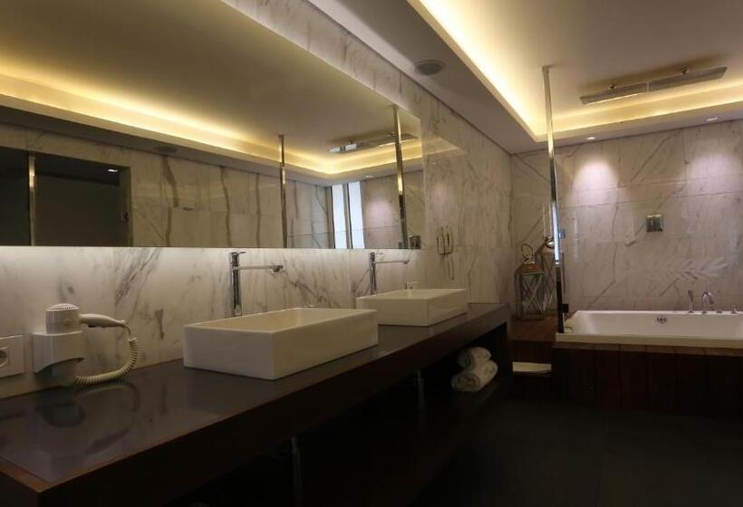 سوئیت رویال, Luxor