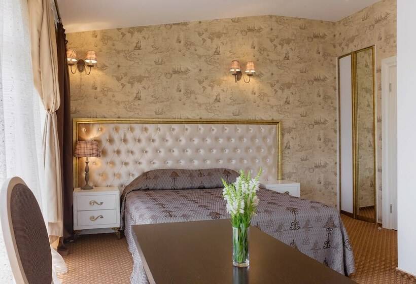 اتاق سوپریور, Onegin