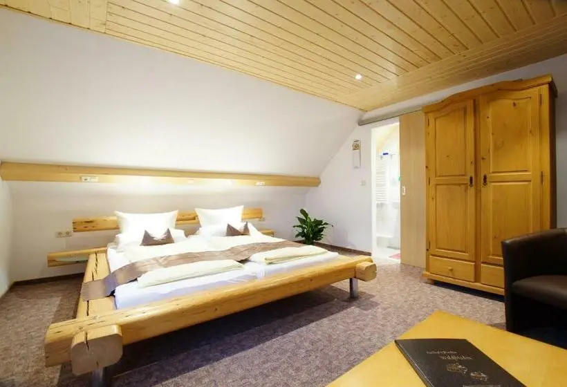 スタンダードトリプルルーム, Gasthof Pension Waldfrieden