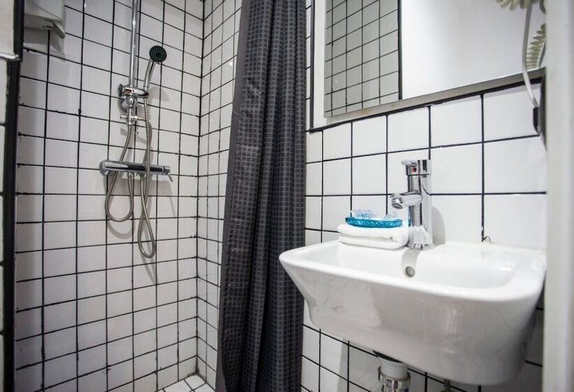 اتاق استاندارد یک نفره, Cc Malasaña