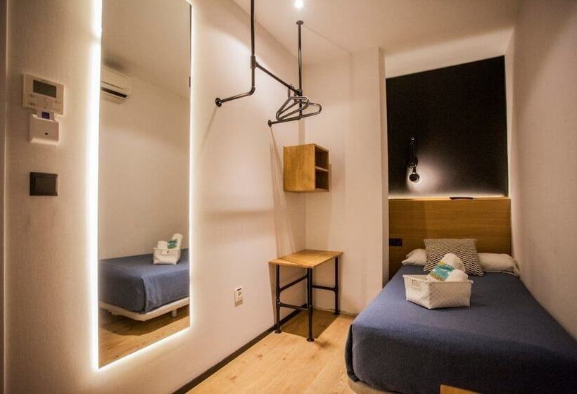 اتاق استاندارد یک نفره, Cc Malasaña