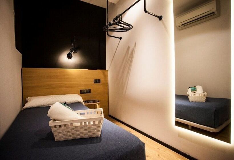 اتاق استاندارد یک نفره, Cc Malasaña