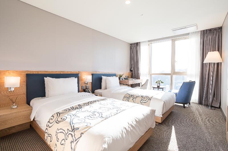 디럭스 룸, Centum Primus