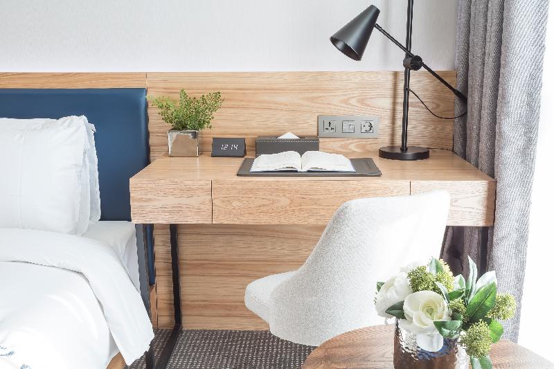 디럭스 룸, Centum Primus