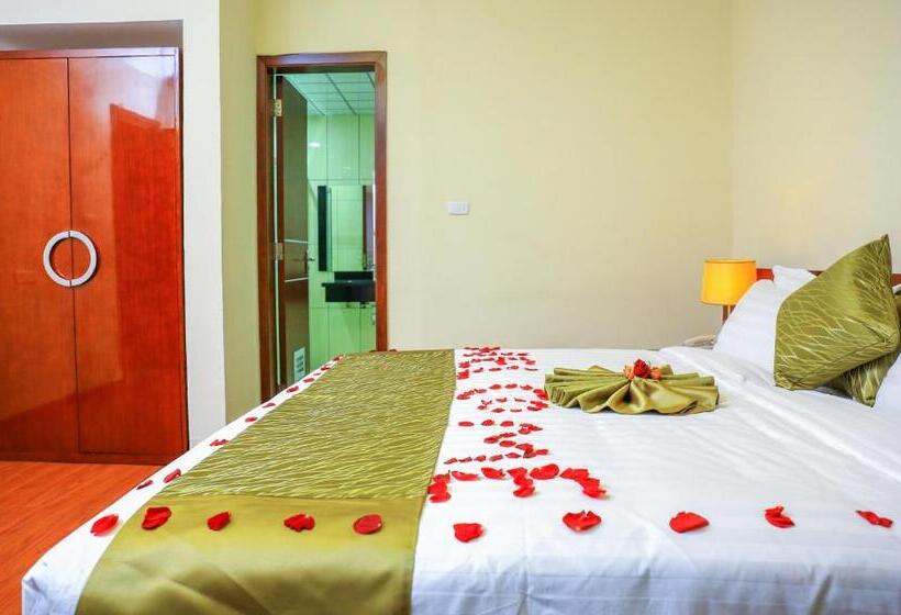 سوییت لوکس, Denver Boutique