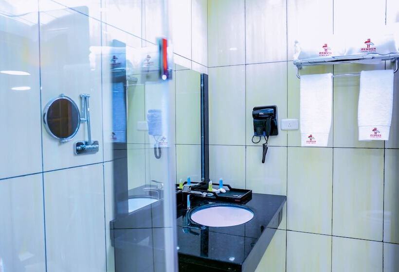 سوییت لوکس, Denver Boutique