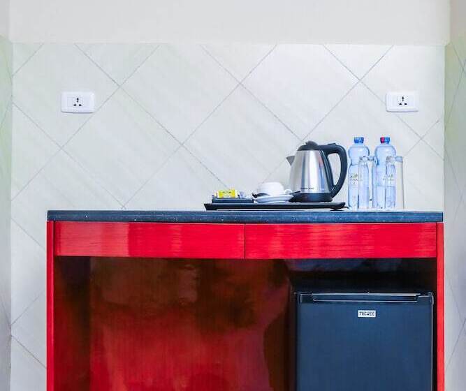 سوییت لوکس, Denver Boutique