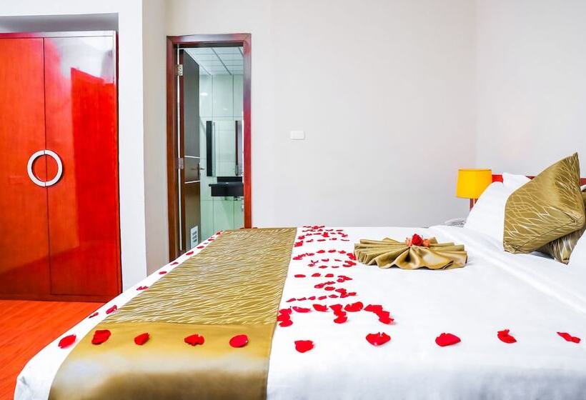 سوییت لوکس, Denver Boutique