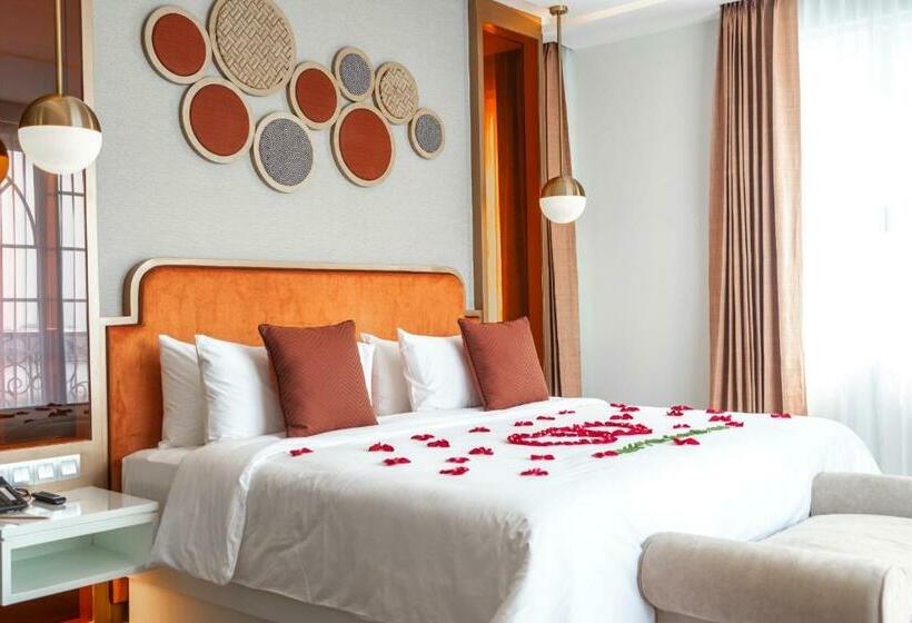 Deluxe room with river view, La Seine