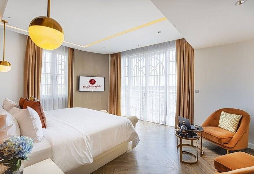 Deluxe room with river view, La Seine