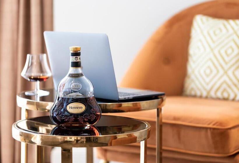 Deluxe room with river view, La Seine