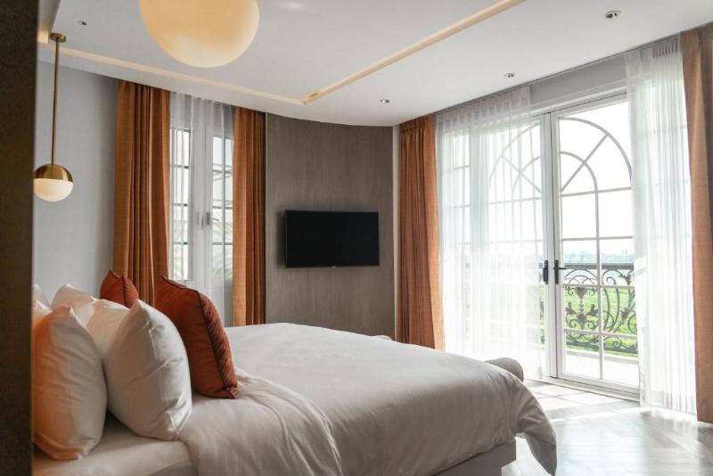 Deluxe room with river view, La Seine