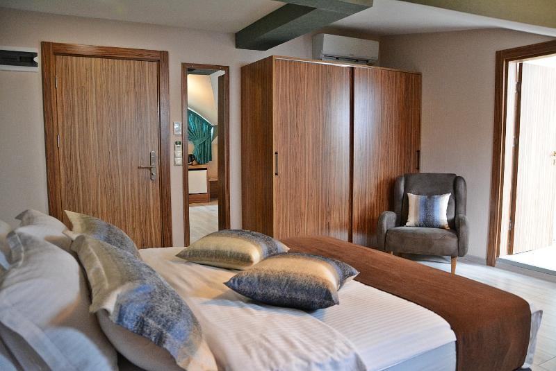 수피리어 룸, La Seine