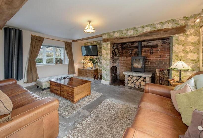 غرفة سوبيريور ثلاثية, Shave Farm