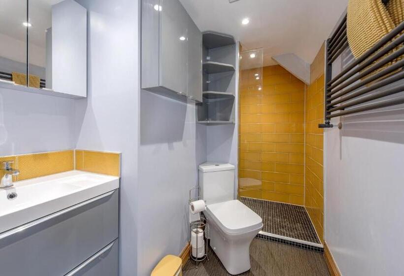 غرفة سوبيريور ثلاثية, Shave Farm