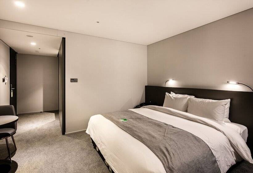 غرفة قياسية, Westernlife