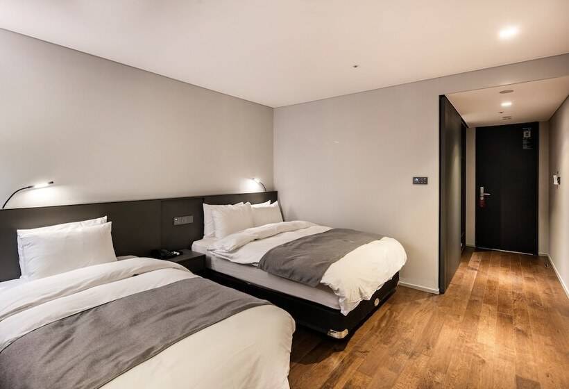 غرفة ديلوكس عائلية, Westernlife