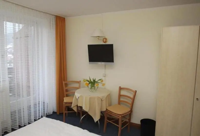 Quarto Economy, Garni Post