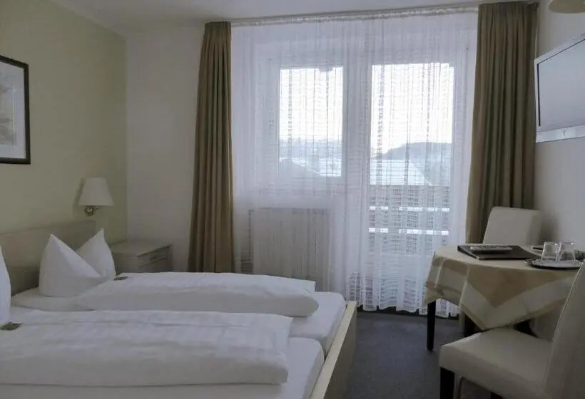 Quarto Economy, Garni Post