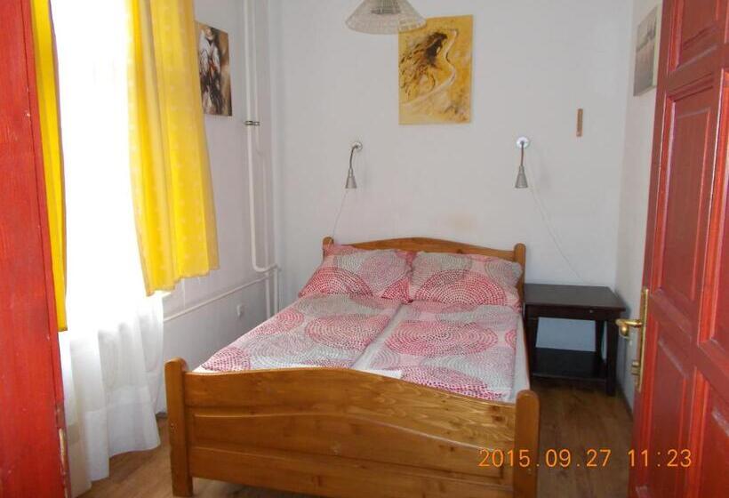 חדר סטנדרט חדר אמבטיה משותף, Hungaria Guesthouse