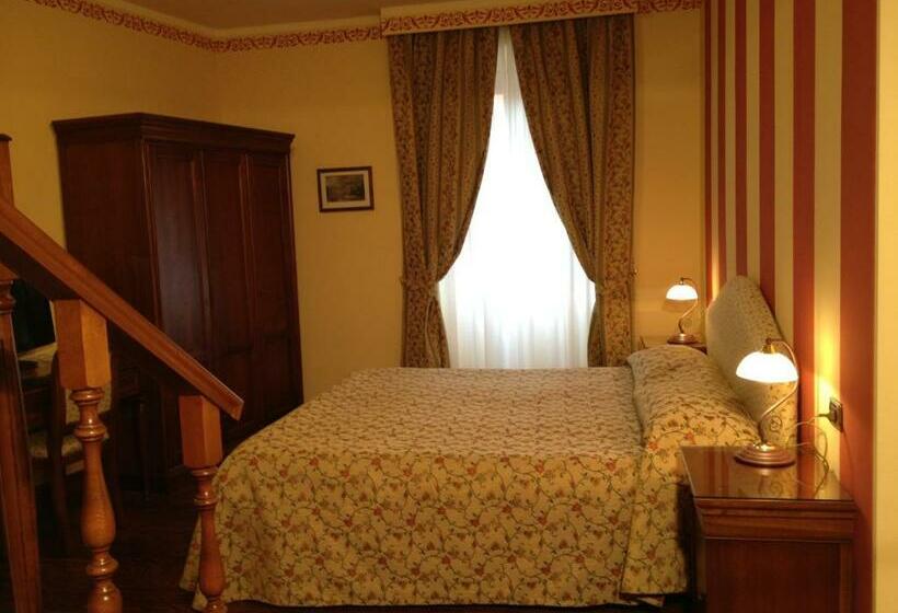 غرفة قياسية, La Dependance