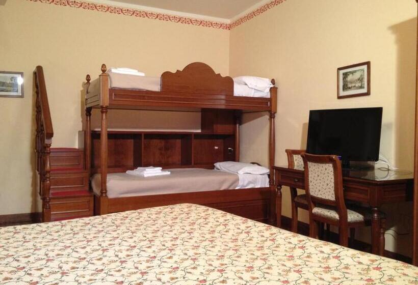 غرفة قياسية ثلاثية, La Dependance