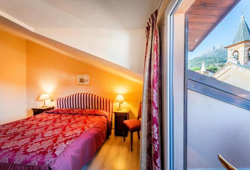 غرفة عادية خماسية, La Dependance