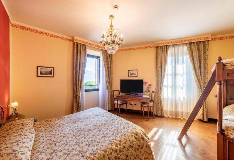 غرفة قياسية ثلاثية, La Dependance