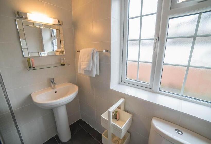 家庭间, Red Mullions Guest House