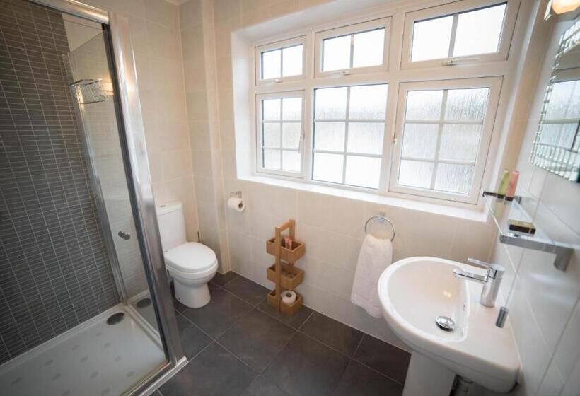 家庭间, Red Mullions Guest House