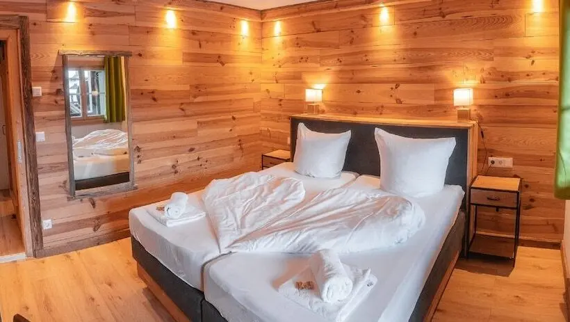 اتاق استاندارد سه تخته با سرویس بهداشتی مشترک, Ron´s Guesthouse