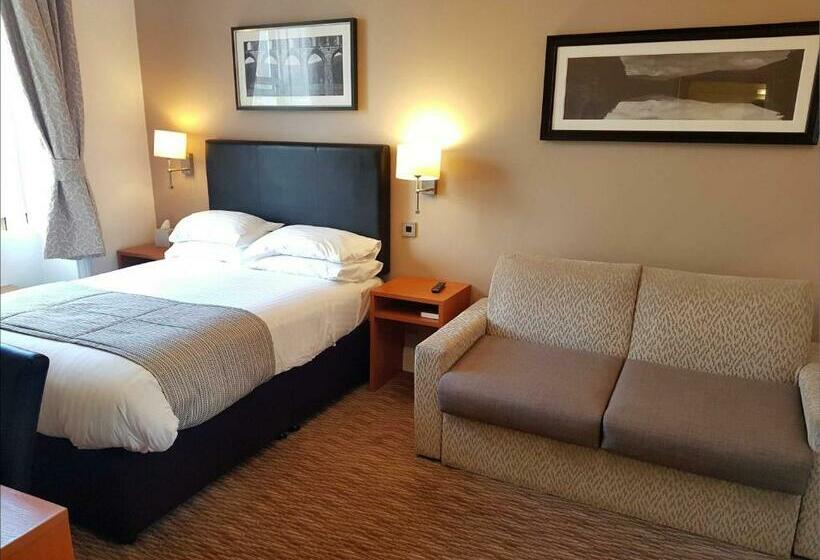 Семейный Номер, The Wellington