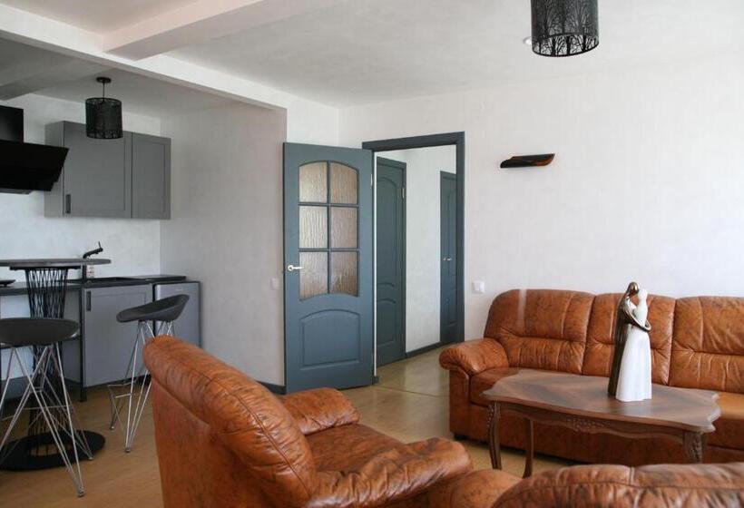 استودیوی استاندارد, Pils