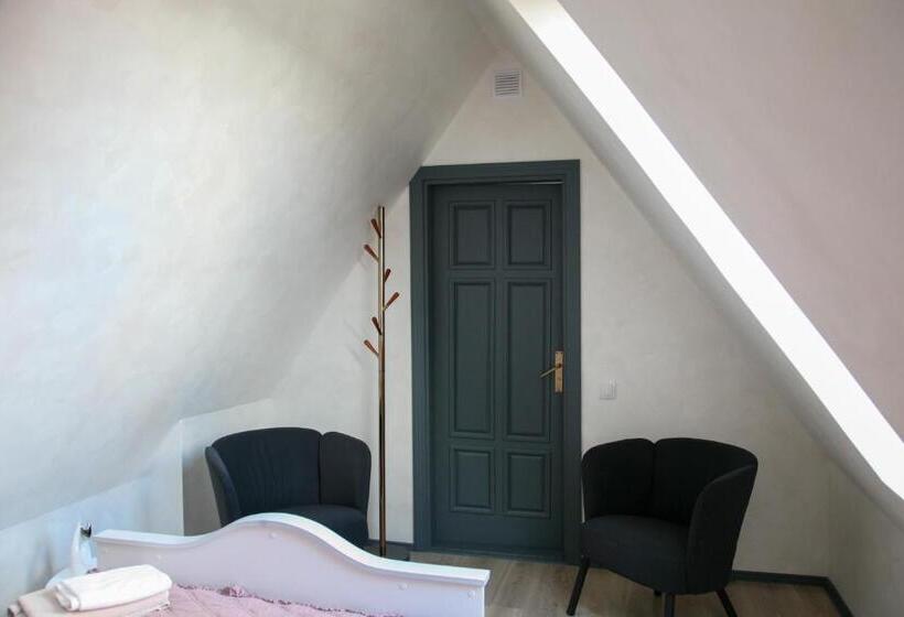 اتاق اکونومی یک تخته, Pils