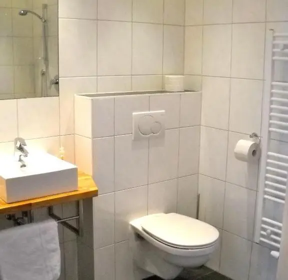 スタンダードシングルルーム, Bed & Rooms, Wörgl