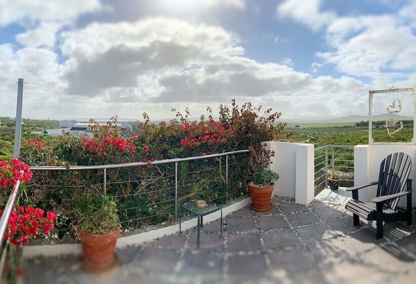 Апартаменты 1 Спальня, Farr Out Guesthouse