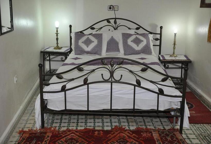 اتاق استاندارد سه نفره, La Colombe Blanche