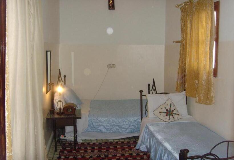 اتاق استاندارد چهار تخته, La Colombe Blanche